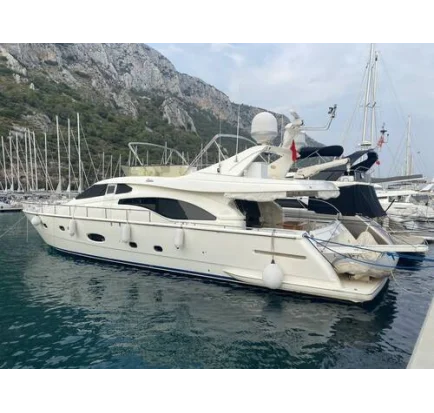 Used Motorboat Ferretti 680