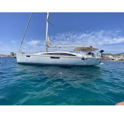 Used Sailboat Bavaria Vision