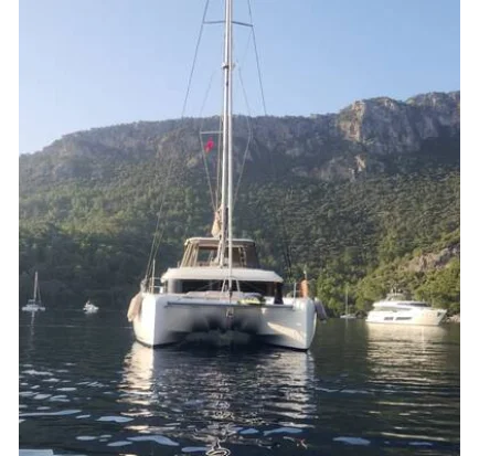 Used Sailboat LAGOON 50