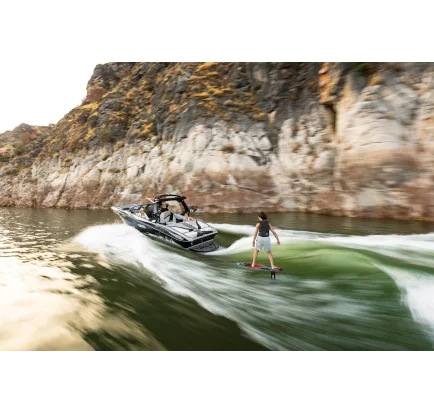 Used Motorboat Centurion NV 233