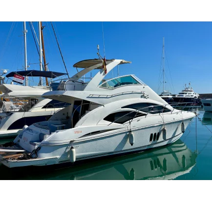 Used Motorboat Cruisers Yachts 447 Sport Sedan