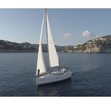 Used Sailboat Beneteau Oceanis 323