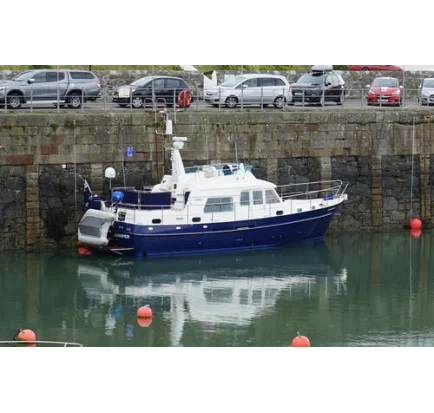 Bateau à moteurs d'occasion Hardy Marine 42 Commodore