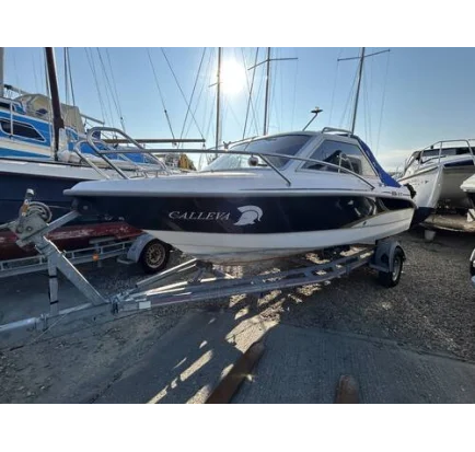 Used Motorboat Bella 560HT