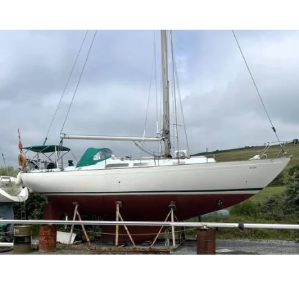 Used Sailboat Nicholson 35