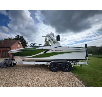 Used Motorboat Centurion Fi23
