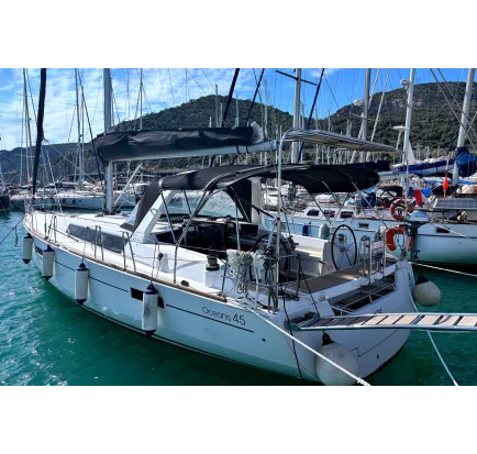 Used Sailboat Beneteau Oceanis 45