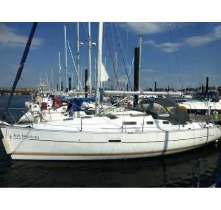 Used Sailboat Beneteau Oceanis Clipper 323
