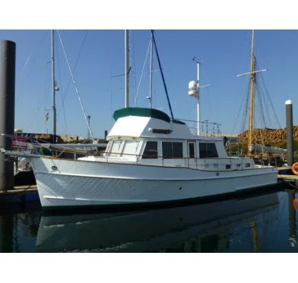 Used Motorboat Grand Banks 42