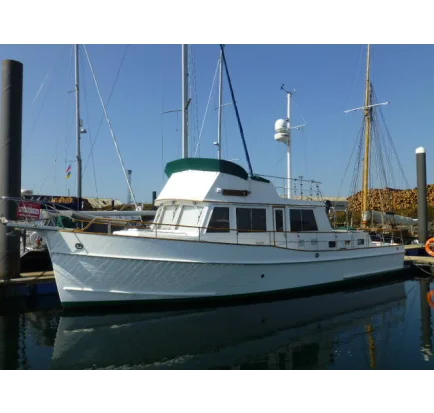 Used Motorboat Grand Banks 42