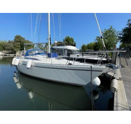 Used Motorboat Moody 346