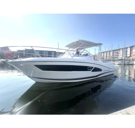 Bateau à moteurs d'occasion Jeanneau Cap Camarat 9.0 WA