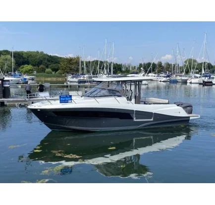 Bateau à moteurs d'occasion Jeanneau Cap Camarat 10.5WA S2