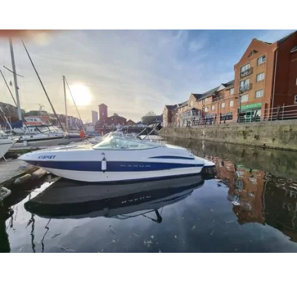 Used Motorboat Maxum 2400