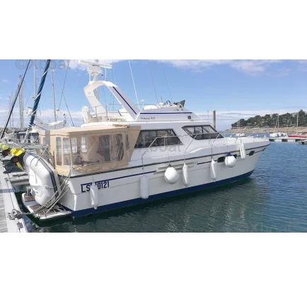 Used Motorboat xboat media