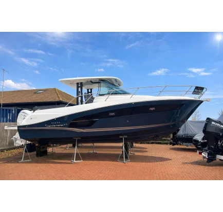 Bateau à moteurs d'occasion Jeanneau Cap Camarat 10.5WA S2