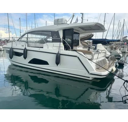 Used Motorboat Sealine C330