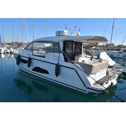 Used Motorboat Sealine C330