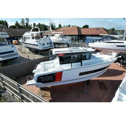 Used Motorboat Jeanneau Merry Fisher 895 Sport