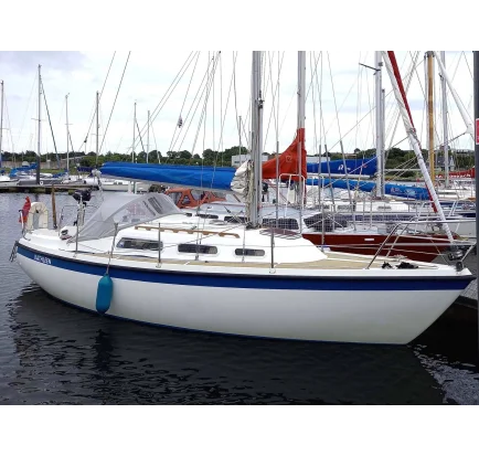 Used Sailboat Hurley 800 Comfort