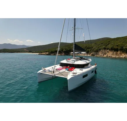 Used Sailboat LAGOON 46