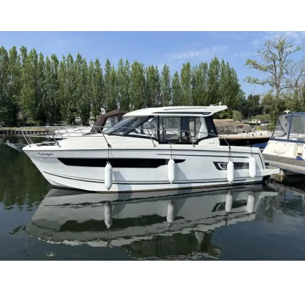 Used Motorboat Jeanneau Merry Fisher 895