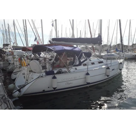 Used Sailboat Beneteau Oceanis 323