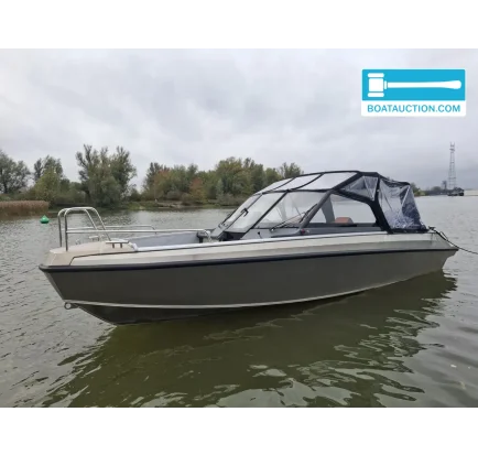 Used Motorboat Buster Magnum