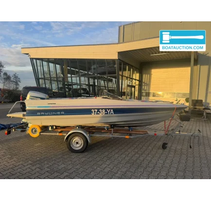 Used Motorboat Bayliner Capri 1500