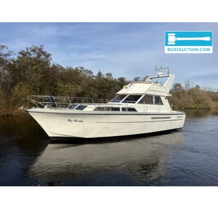 Used Motorboat Princess 37