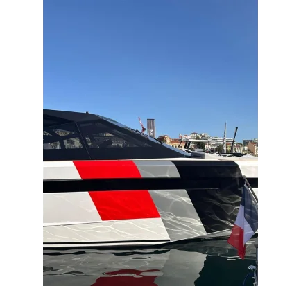 Used Motorboat Evo Yachts R+