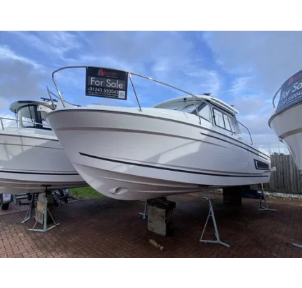 Used Motorboat Jeanneau Merry Fisher 795