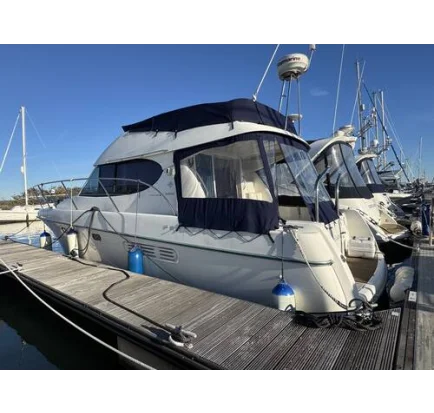 Used Motorboat Jeanneau Prestige 32