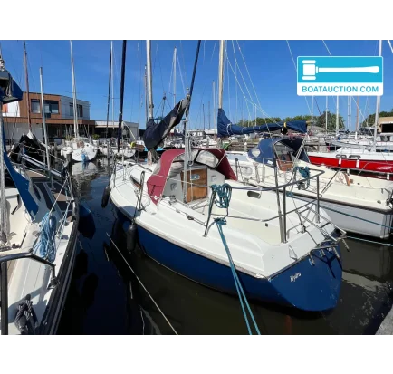Used Sailboat Contest 25