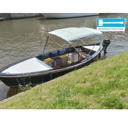 Bateau à moteurs d'occasion Avanga 620