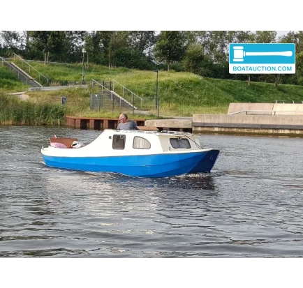 Bateau à moteurs d'occasion Motorboot 900