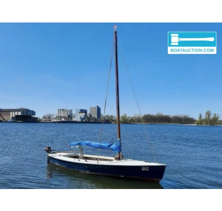 Used Sailboat Polyvalk 700