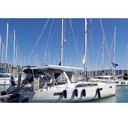 Used Sailboat Beneteau Oceanis 41.1