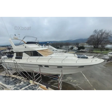 Used Motorboat A vendre d occasion. For sale.