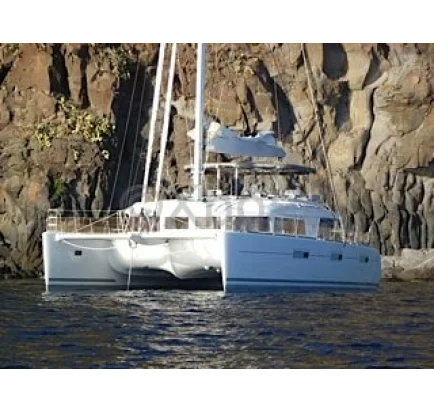 Used Sailboat LAGOON 620