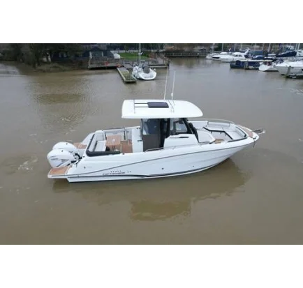 Bateau à moteurs d'occasion Jeanneau Cap Camarat 10.5 CC