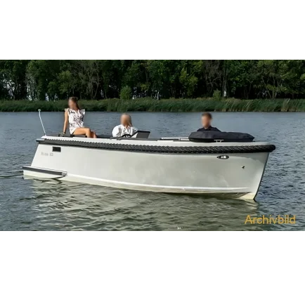 Bateau à moteurs d'occasion L-000213_001.jpg