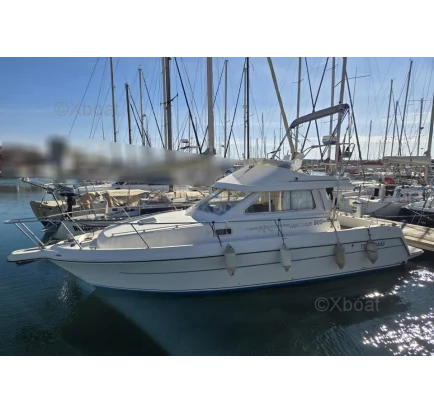 Bateau à moteurs d'occasion xboat media