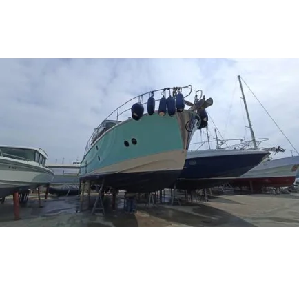Bateau à moteurs d'occasion Beneteau Monte Carlo 5