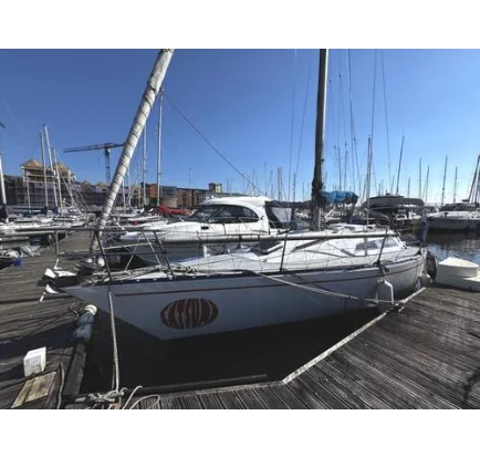 Used Sailboat Contention 33