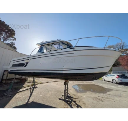 Bateau à moteurs d'occasion xboat media