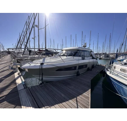 Used Motorboat Jeanneau NC9