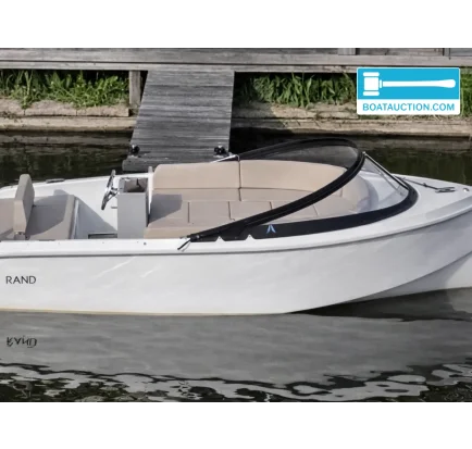 Bateau à moteurs d'occasion Rand Picnic 18