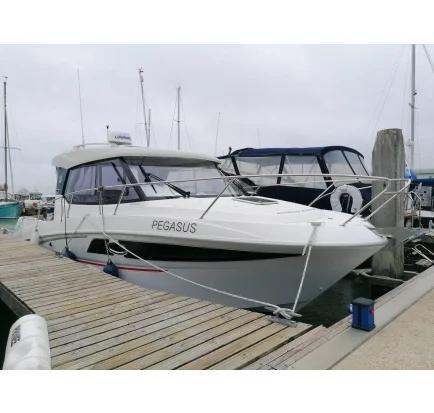 Motorboat used Beneteau Antares 8.80