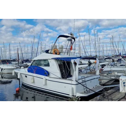 Motorboat used Beneteau ANTARES 1080 FLY